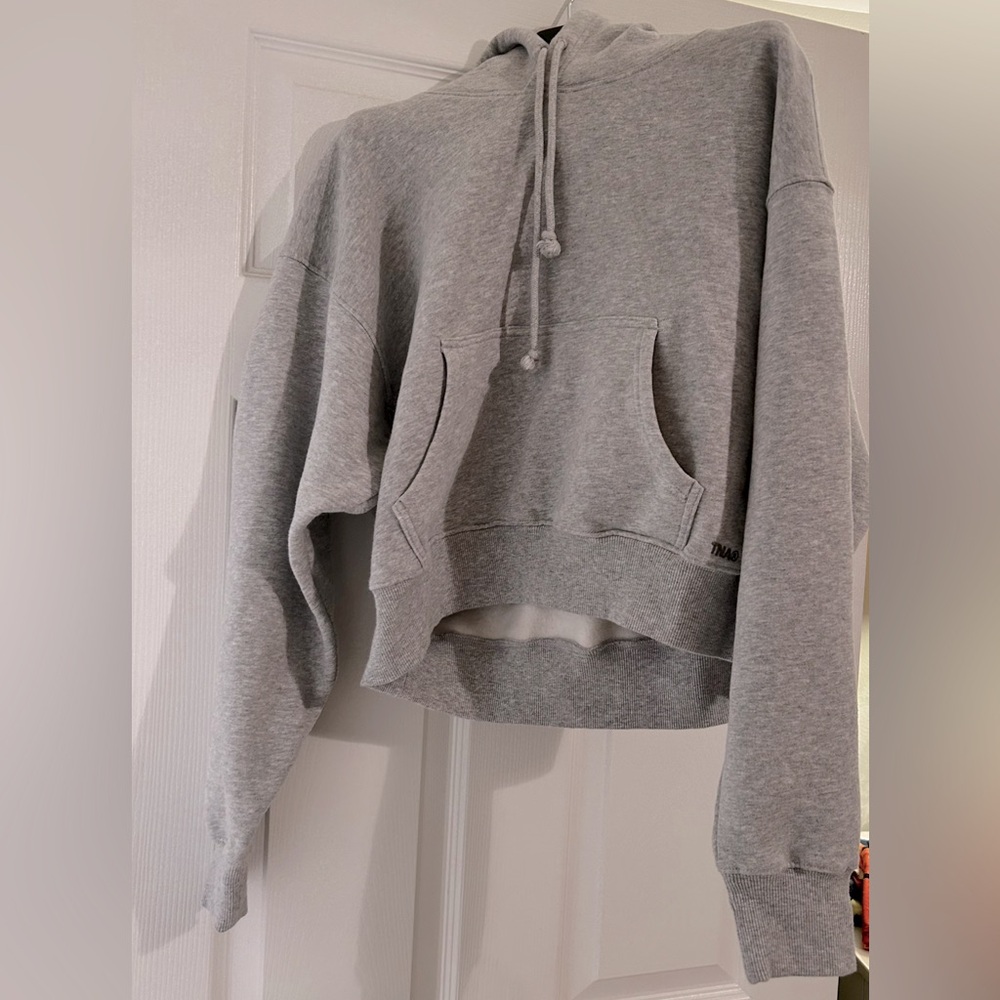 BRAND NEW WITHOUT TAGS, WASHED NEVER WORN CROPPED BF SWEATSHIRT SIZE M.